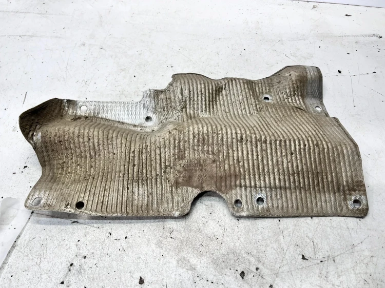 OSŁONA TERMICZNA WYDECHU AUDI Q7 4M 4M0825691F