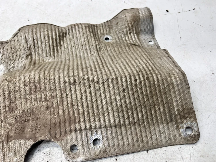 OSŁONA TERMICZNA WYDECHU AUDI Q7 4M 4M0825691F