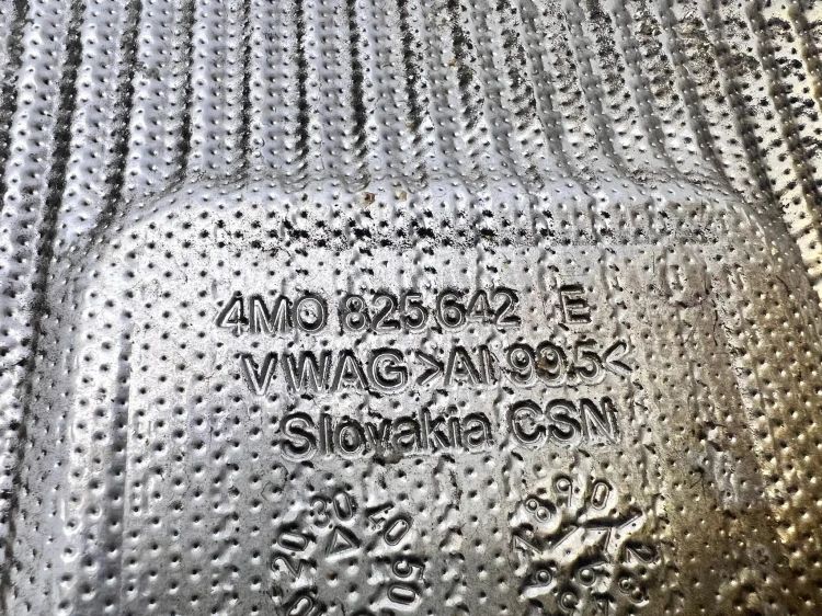 OSŁONA TERMICZNA WYDECHU AUDI Q7 4M 4M0825642E
