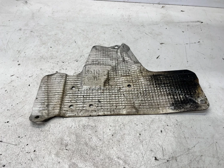 OSŁONA TERMICZNA WYDECHU AUDI Q7 4M 4M0825641E