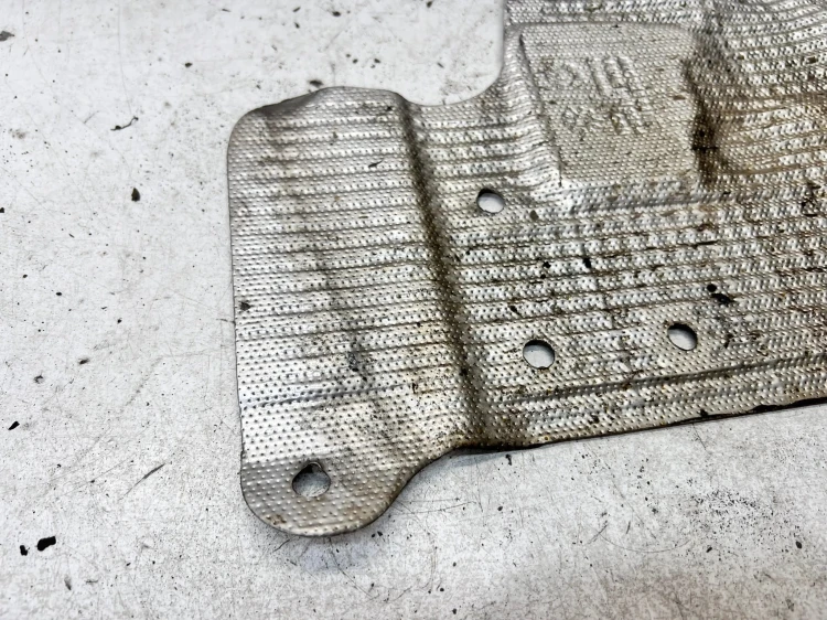 OSŁONA TERMICZNA WYDECHU AUDI Q7 4M 4M0825641E