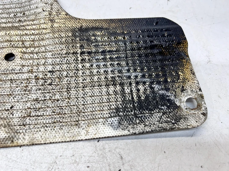 OSŁONA TERMICZNA WYDECHU AUDI Q7 4M 4M0825641E