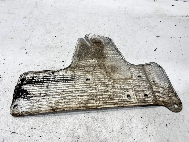 OSŁONA TERMICZNA WYDECHU AUDI Q7 4M 4M0825641E