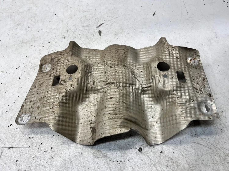OSŁONA TERMICZNA WYDECHU AUDI Q7 4M 4M0521443C