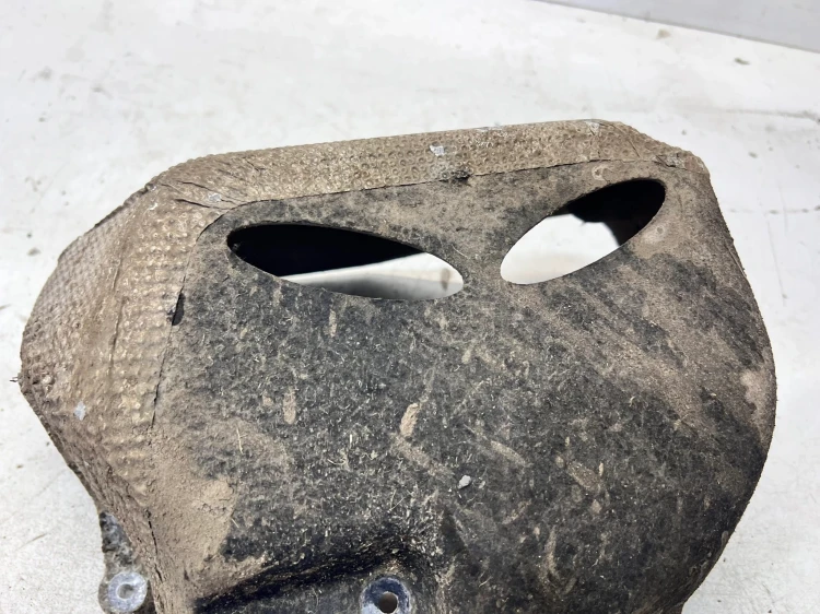 OSŁONA TERMICZNA KOMPRESORA AUDI Q7 4M 4M0616105E