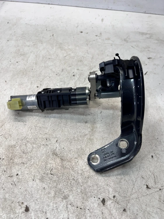 ZAWIAS SILNIKCZEK KLAPY TYŁ LEWY AUDI Q7 4M 4M0827299C 4M0827851A