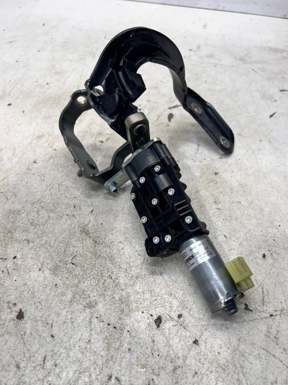 ZAWIAS SILNIKCZEK KLAPY TYŁ LEWY AUDI Q7 4M 4M0827299C 4M0827851A