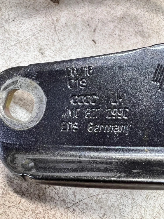 ZAWIAS SILNIKCZEK KLAPY TYŁ LEWY AUDI Q7 4M 4M0827299C 4M0827851A