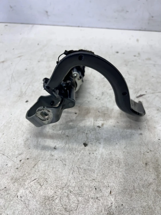 ZAWIAS SILNIKCZEK KLAPY TYŁ PRAWY AUDI Q7 4M 4M0827300C 4M0827852A