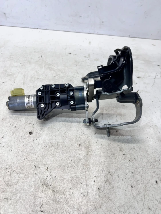ZAWIAS SILNIKCZEK KLAPY TYŁ PRAWY AUDI Q7 4M 4M0827300C 4M0827852A