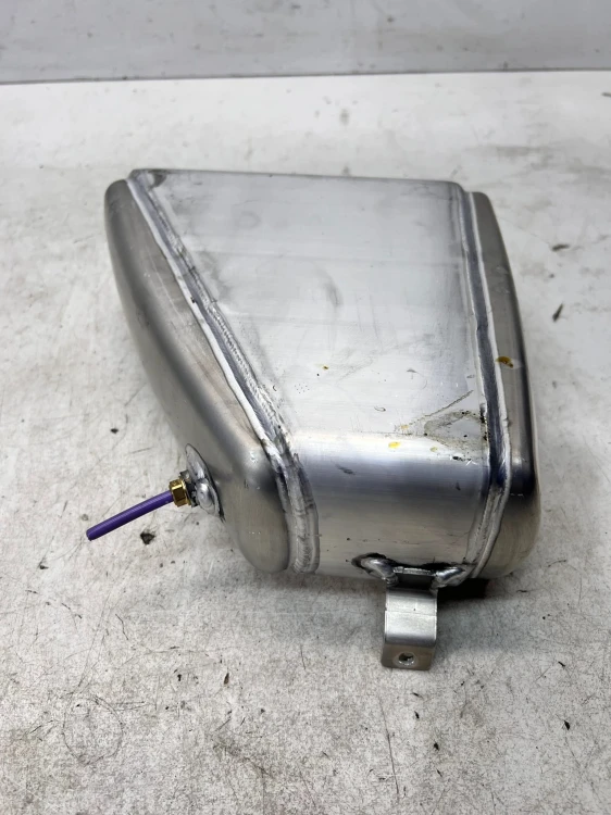 ZBIORNIK POWIETRZA ZAWIESZENIA PNEUMATYCZNEGO LEWY AUDI Q7 4M 4M0616203E