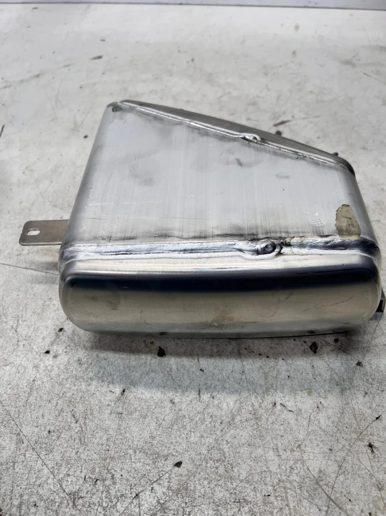 ZBIORNIK POWIETRZA ZAWIESZENIA PNEUMATYCZNEGO PRAWY AUDI Q7 4M 4M0616204E