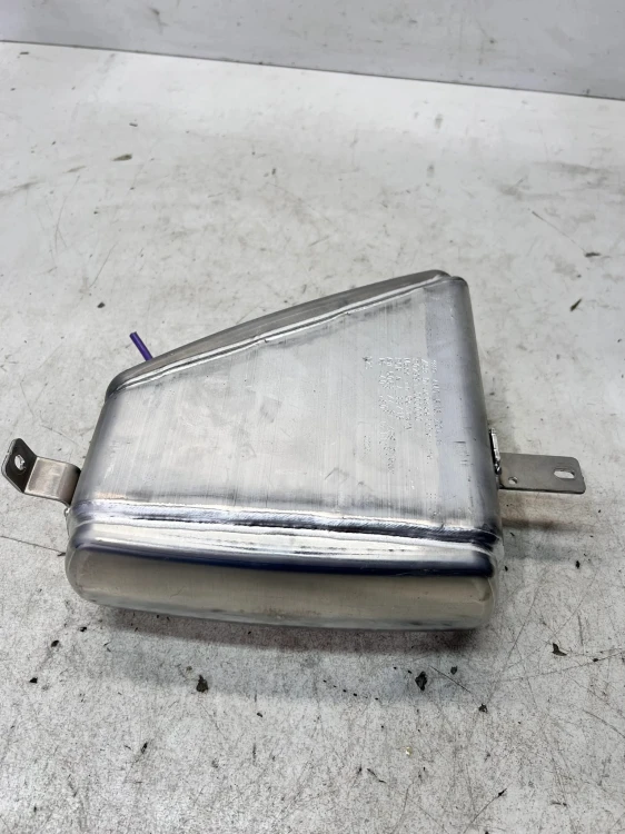 ZBIORNIK POWIETRZA ZAWIESZENIA PNEUMATYCZNEGO PRAWY AUDI Q7 4M 4M0616204E