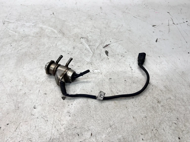 WTRYSKIWACZ WTRYSK PŁYNU ŚRODKA REDUKUJĄCEGO AUDI A4 A6 A7 Q5 4G0131113E