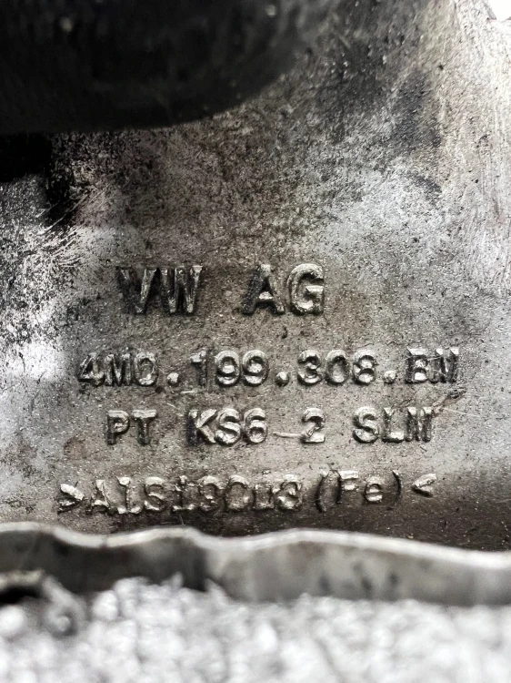 MOCOWANIE ŁAPA SILNIKA PRAWA AUDI A6 C8 3.0 TDI 4M0199308BM