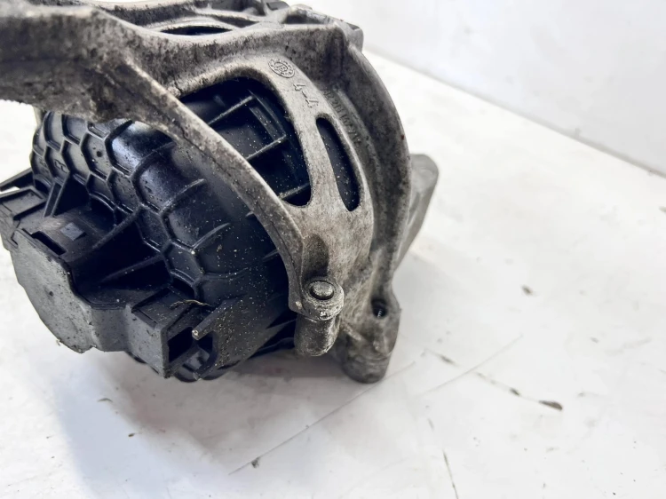 ŁOŻE PODUSZKA SILNIKA PRAWA AUDI A6 C8 4M0199372FQ USZK