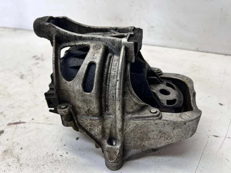 ŁOŻE PODUSZKA SILNIKA PRAWA AUDI A6 C8 4M0199372FQ USZK