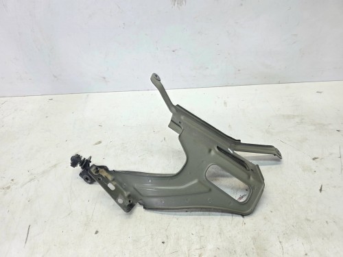 WSPORNIK MOCOWANIE BŁOTNIKA LEWY PRZÓD AUDI A6 C8 4K0821131