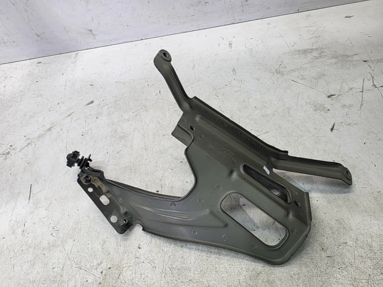 WSPORNIK MOCOWANIE BŁOTNIKA LEWY PRZÓD AUDI A6 C8 4K0821131