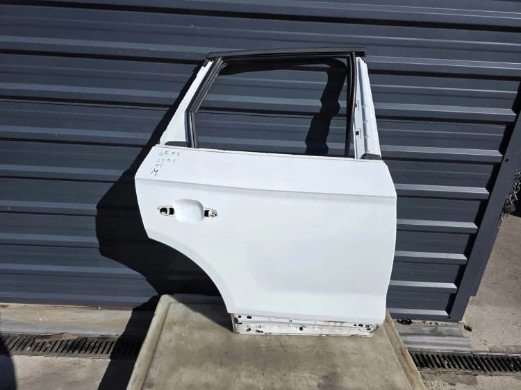 DRZWI PRAWY TYŁ AUDI Q5 FY 80A LY9C