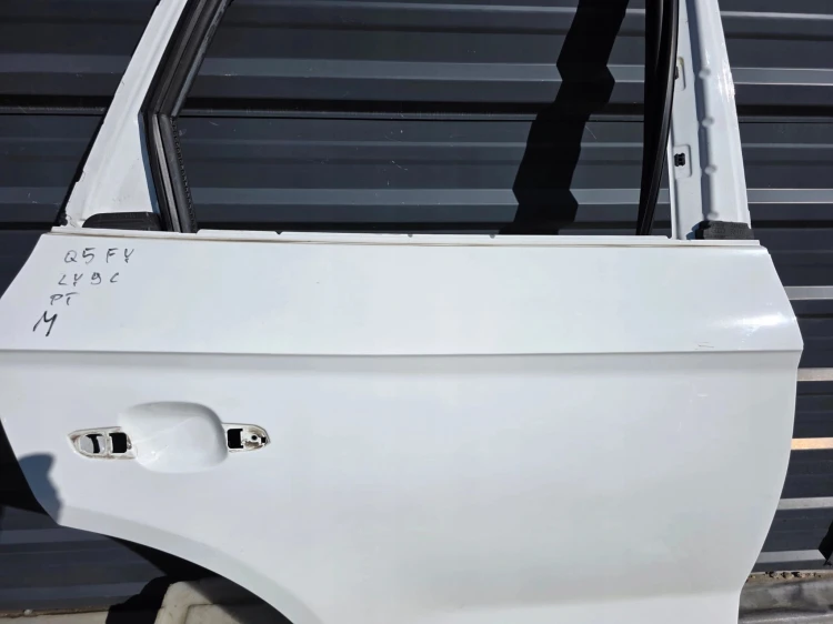 DRZWI PRAWY TYŁ AUDI Q5 FY 80A LY9C