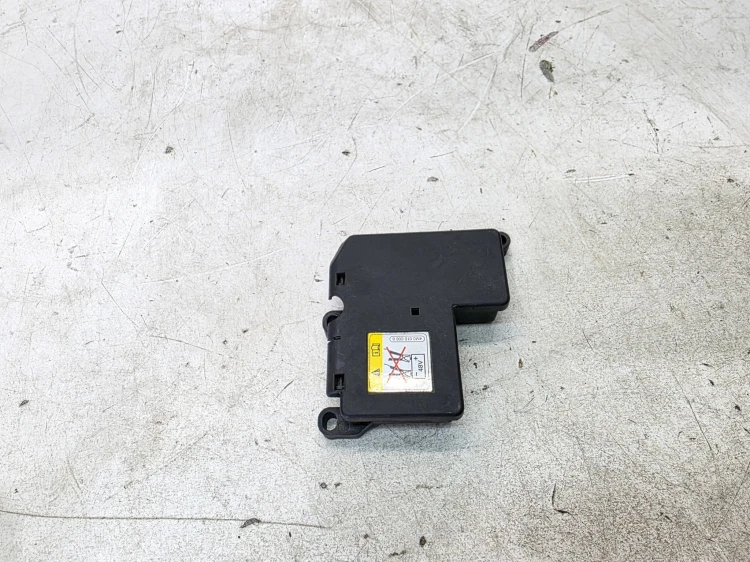 ROZDZIELACZ PRĄDU KLEMA AUDI A6 C8 4K0941828
