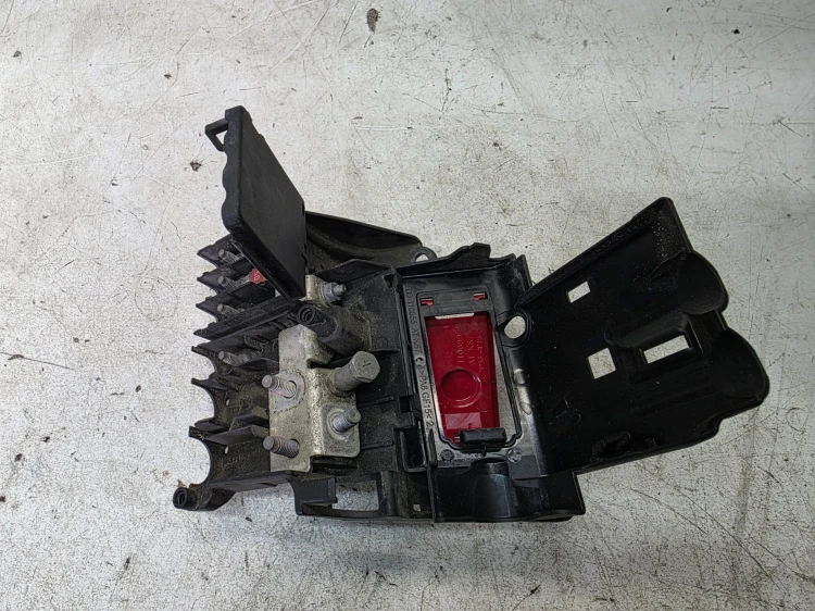 ROZDZIELACZ PRĄDU KLEMA + PLUSOWA AUDI A6 C8 4K0941823J 8W0941824AK