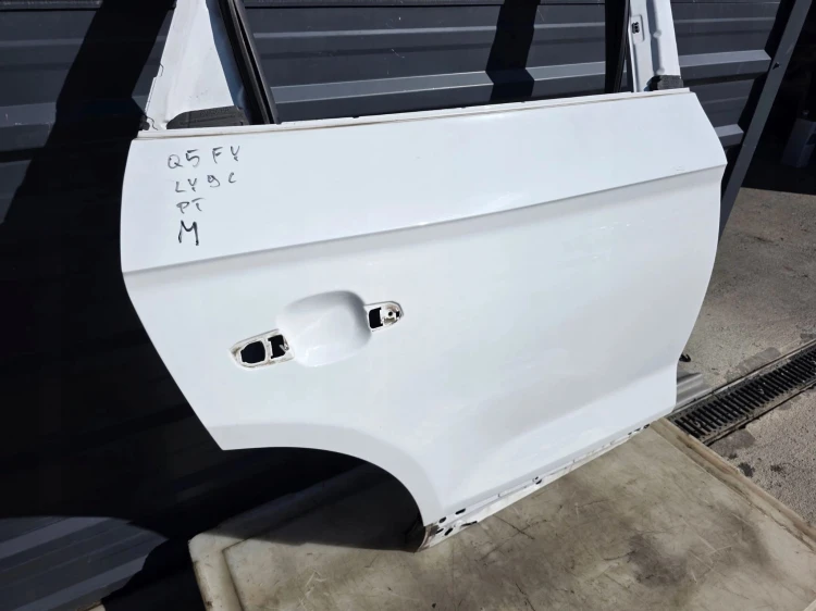 DRZWI PRAWY TYŁ AUDI Q5 FY 80A LY9C