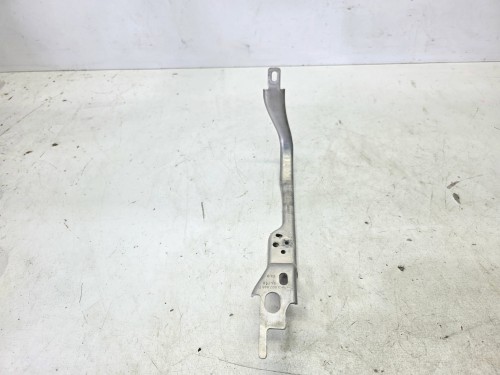 UCHWYT MOCOWANIE CHŁODNICY AUDI A6 C8 4K0807348B PRAWE