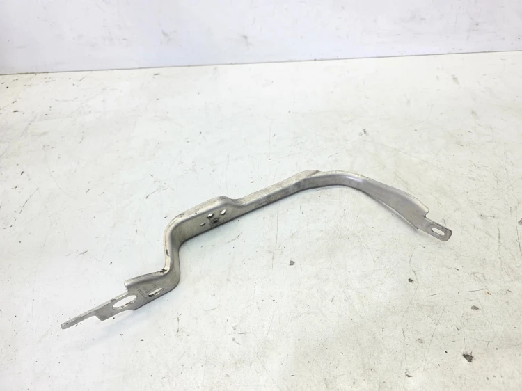 UCHWYT MOCOWANIE CHŁODNICY AUDI A6 C8 4K0807348B PRAWE