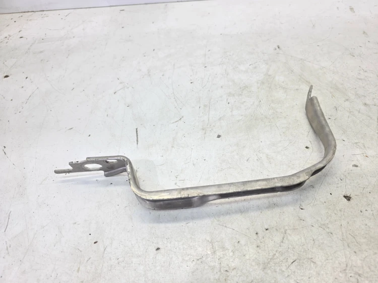 UCHWYT MOCOWANIE CHŁODNICY AUDI A6 C8 4K0807348B PRAWE