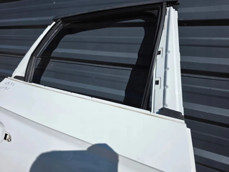 DRZWI PRAWY TYŁ AUDI Q5 FY 80A LY9C