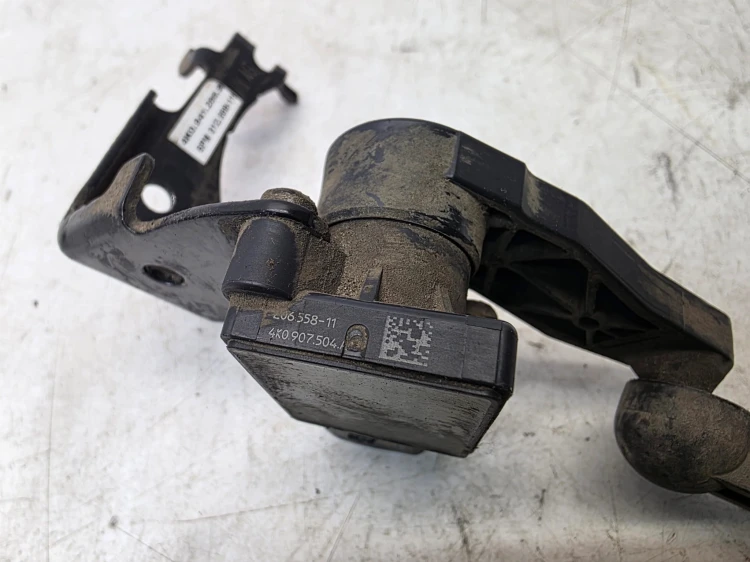 CZUJNIK POZIOMU POZIOMOWANIA ŚWIATEŁ AUDI A6 C8 4K0941286B 4K0907504A