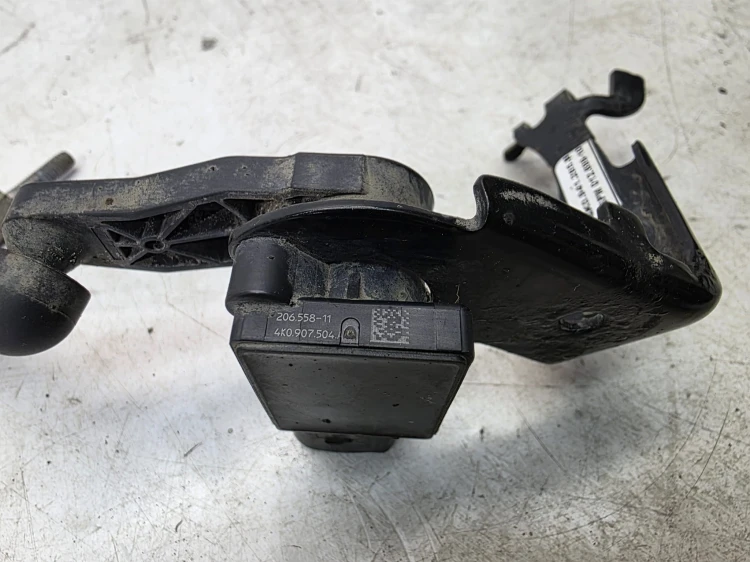 CZUJNIK POZIOMU POZIOMOWANIA ŚWIATEŁ AUDI A6 C8 4K0941285B 4K0907504A