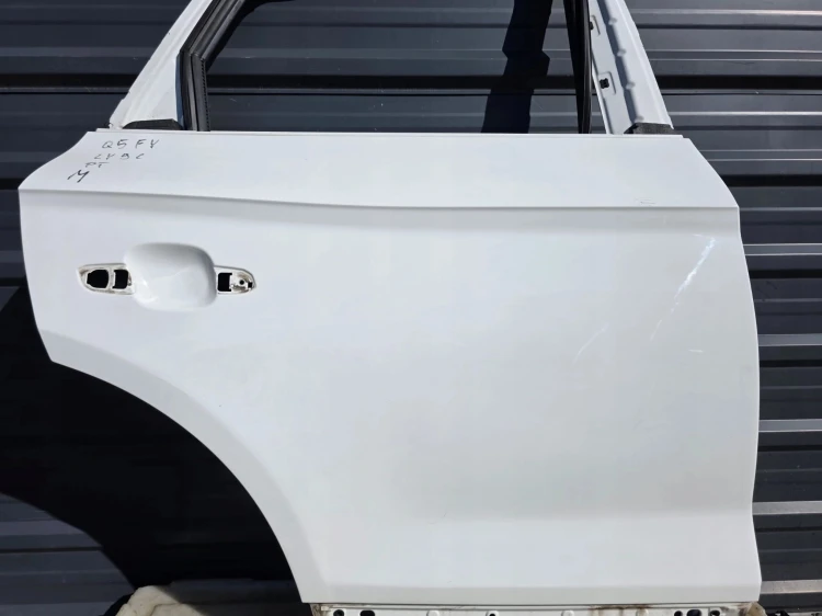 DRZWI PRAWY TYŁ AUDI Q5 FY 80A LY9C