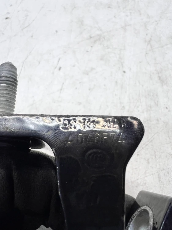 ZAWIAS DRZWI PRAWY TYŁ DOLNY AUDI A6 C8 4K0833402B