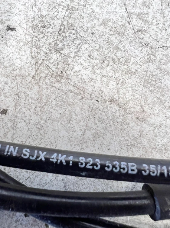 LINKA CIĘGNO OTWIERANIA MASKI AUDI A6 C8 4K1823535B