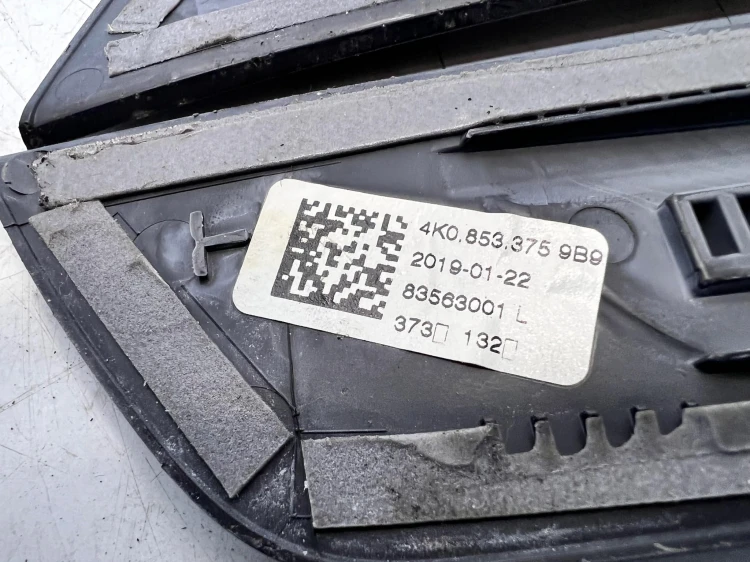 LISTWA PROGOWA WEWNĘTRZNA AUDI A6 C8 KOMPLET