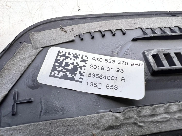LISTWA PROGOWA WEWNĘTRZNA AUDI A6 C8 KOMPLET