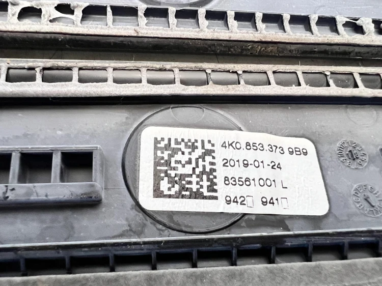 LISTWA PROGOWA WEWNĘTRZNA AUDI A6 C8 KOMPLET