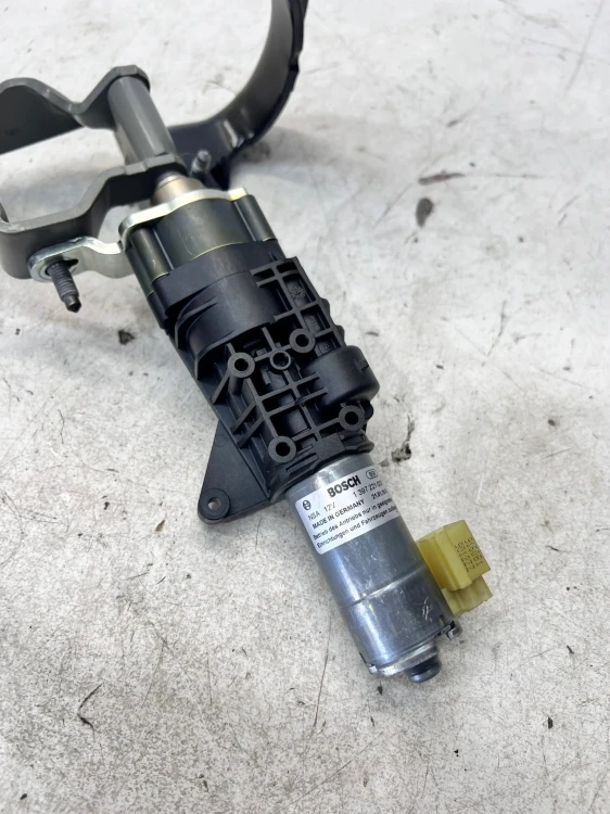 ZAWIAS SILNIKCZEK KLAPY TYŁ PRAWY AUDI A6 C8 4K9827852B 4K9827300A