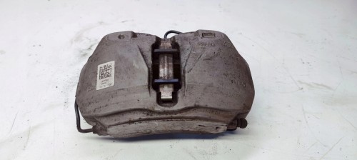 ZACISK HAMULCOWY PRAWY PRZÓD AUDI A4 A5 8W06CC 972