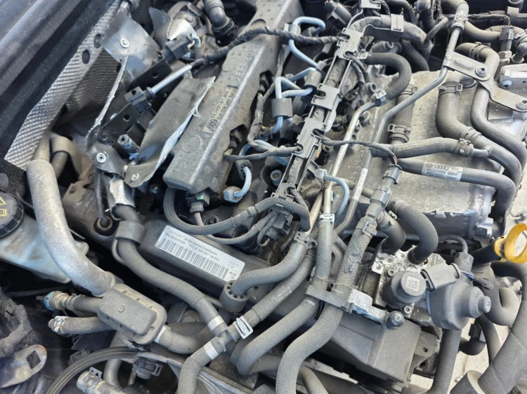 SILNIK KOMPLETNY AUDI VW SEAT SKODA 1.6 TDI CLH CLHA 131205 KM ORYGINAŁ !!