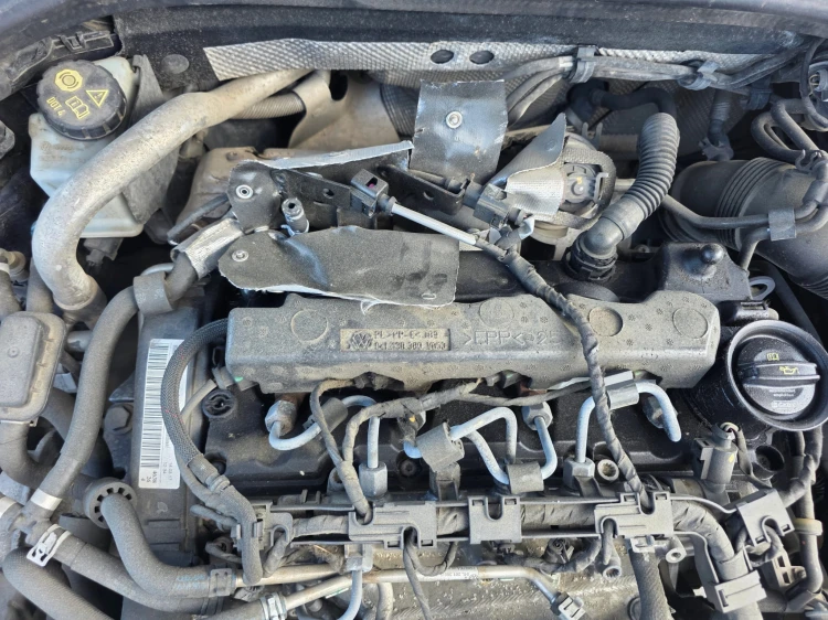 SILNIK KOMPLETNY AUDI VW SEAT SKODA 1.6 TDI CLH CLHA 131205 KM ORYGINAŁ !!