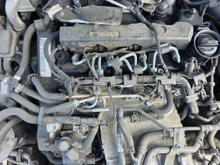 SILNIK KOMPLETNY AUDI VW SEAT SKODA 1.6 TDI CLH CLHA 131205 KM ORYGINAŁ !!
