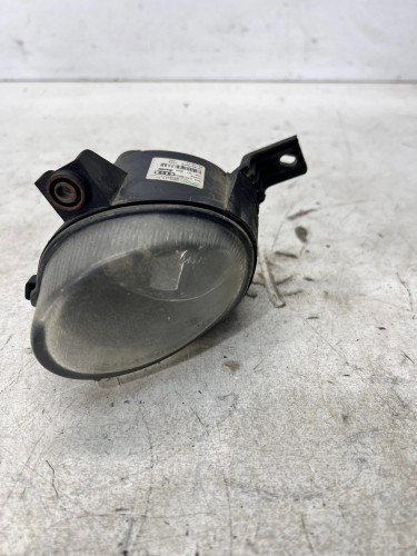 HALOGEN LAMPA PRZECIWMGIELNA LEWY PRZÓD AUDI A3 8P A4 B7 8E0941699C 1/26