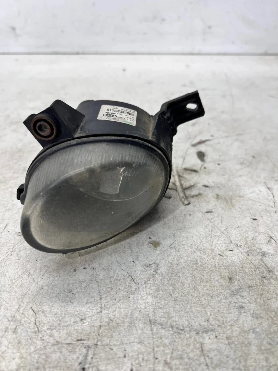 HALOGEN LAMPA PRZECIWMGIELNA LEWY PRZÓD AUDI A3 8P A4 B7 8E0941699C 1/26