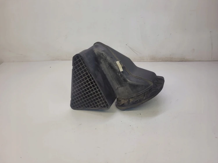 OBUDOWA FILTRA POWIETRZA WLOT AUDI Q7 7L0819049