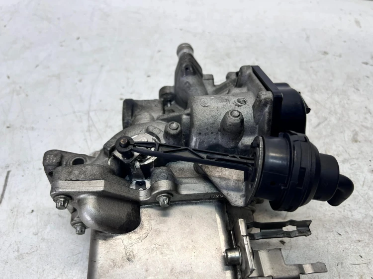 CHŁODNICA SPALIN EGR ZAWÓR AUDI VW SKODA SEAT VALEO VASV29048755