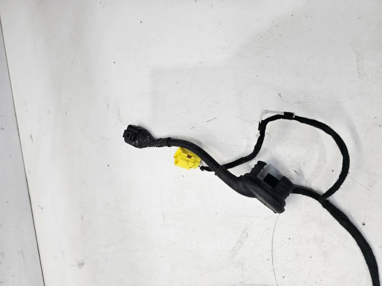 WIĄZKA DRZWI PRAWY PRZÓD AUDI A3 8P 8P4971030A